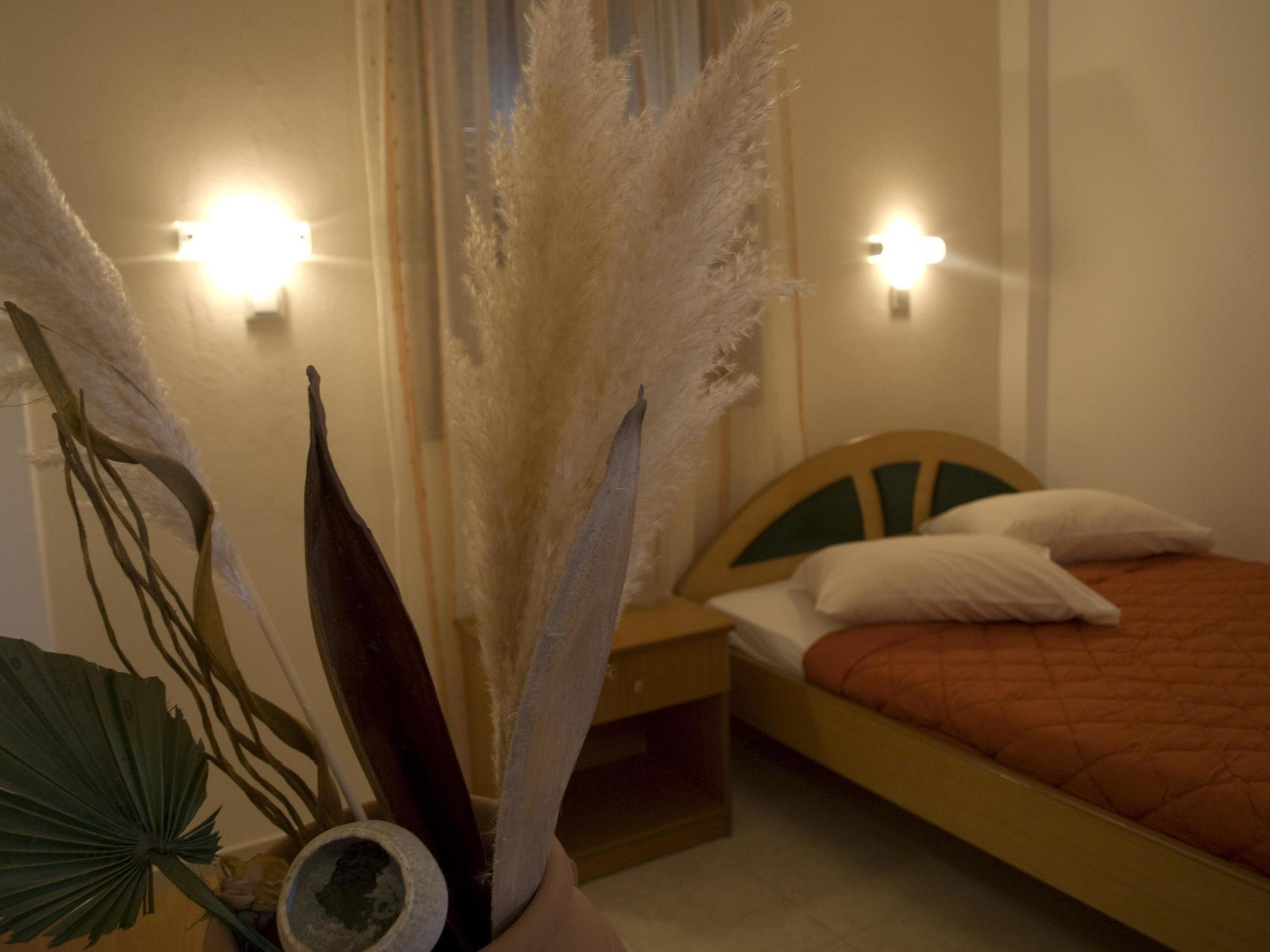 Galaxy Hotel Mylopotas